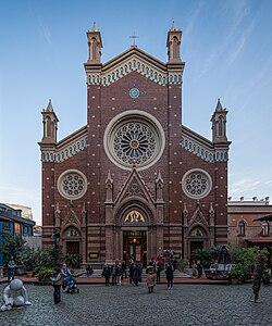 There are 234 active churches and chapels in the city,[246] including the Church of St. Anthony of Padua on İstiklal Avenue in Beyoğlu (Pera)