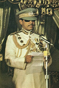 Hassanal Bolkiah speaking at his accession ceremony