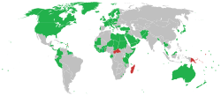 States recognising Kosovo in green and states not recognising Kosovo in grey. Red denotes states that recognised and later withdrew their recognition.