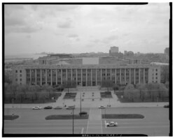 The (now-demolished) Chicago Park District Administration Building at 425 East McFetridge Drive (adjacent to Soldier Field), as photographed circa 1998–2002 facing southward from the roof of the Field Museum
