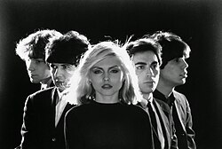 Blondie, 1976. L–R: Gary Valentine, Clem Burke, Deborah Harry, Chris Stein and Jimmy Destri.