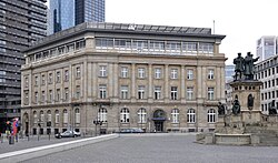 Former Disconto-Gesellschaft branch building in Frankfurt on the Roßmarkt [de] (erected 1904), which served as head office of Deutsche Bank's Hesse unit from 1947 to 1952, of Süddeutsche Bank from 1952 to 1957, then of Deutsche Bank itself from 1957 to 1984
