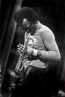 Davis performing in 1971