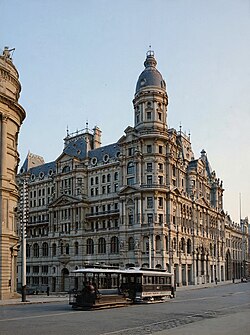 The Federal Coffee Palace, demolished in 1973, was one of many notable buildings built after the discovery of gold in Victoria.