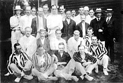 Rosario and Buenos Aires cricket teams posing together in 1916