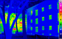 Thermogram: Passive house (right) vs. conventional building (left)
