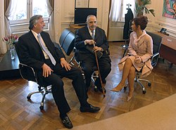 Last public appearance of Alfonsín (center) with President Cristina Fernández de Kirchner (right) and First Gentleman Néstor Kirchner (left), 2008.