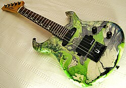 The Bahian guitar is an instrument with four, five or six strings, created in Salvador - Bahia.