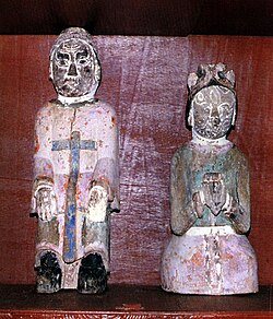 Two painted human statues
