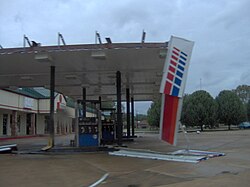 Alexandria gas station awning damaged by Hurricane Rita
