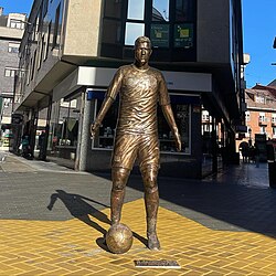 Life-size statue of David Villa in La Felguera-Langreo, Asturias, inaugurated in 202