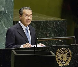 Prime Minister of Malaysia Mahathir Mohamad addresses the 58th session of the UN General Assembly on 25 September 2003.
