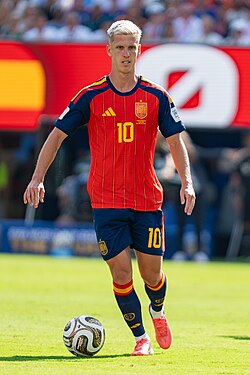 Olmo with Spain against Argentina at the 2026 World Cup final
