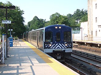 An M7 train at Bronxville on the Harlem Line.