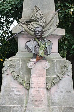 Grave of Hector MacDonald in Dean Cemetery, Edinburgh