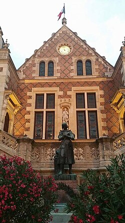 Former City Hall and Joan of Arc statue