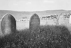 The graves of Lord and Lady Beveridge