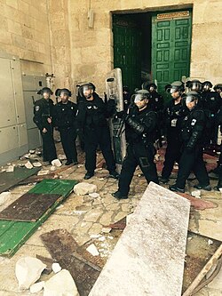 Israeli policemen during riots in the Temple Mount, September 2015