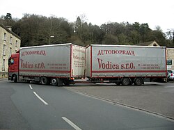 A close-coupled trailer
