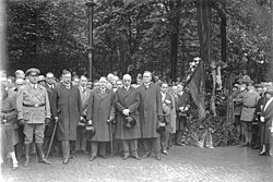 Unveiling of the first commemorative plaque at the scene of the crime in June 1929. Former chancellor Joseph Wirth and Defence Minister Wilhelm Groener are in the first row.