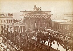 passage of the funeral procession under the Brandenburg Gate