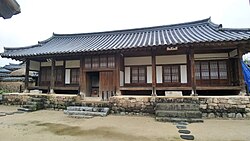 Bukchondaek, located in Andong, North Gyeongsang Province is a former upper class residence, originally built by a civil official in 1797.