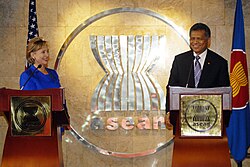 Surin at a press conference with Hillary Clinton in Jakarta, Indonesia