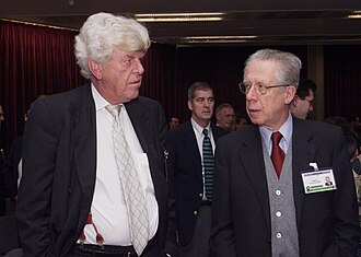 Padoa-Schioppa and Wim Duisenberg during an International Monetary Fund meeting in Washington, D.C. on 24 September 2000.