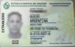Uruguayan identification document for foreigners issued to an Argentine citizen.