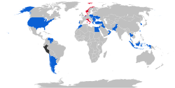 World map showing F-16 operators. Current operators are the US, Venezuela, Chile, Portugal, Morocco, The Netherlands, Belgium, Poland, Romania, Ukraine, Greece, Turkey, Iraq, Israel, Jordan, Egypt, Bahrain, the UAE, Oman, Pakistan, Thailand, Indonesia, South Korea, Taiwan and Argentina. Former operators are Norway and Italy. Future operators are Slovakia, and Bulgaria.