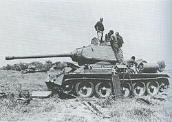 Somali engineers repair a captured Ethiopian T-34/85 Model 1969 tank for use by the Western Somali Liberation Front during the Ogaden War, March 1978.
