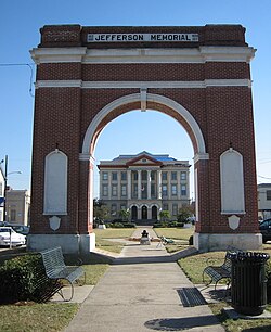 Jefferson Memorial Arch and Gretna Courthouse