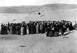 Lottery for the first lots, April 1909
