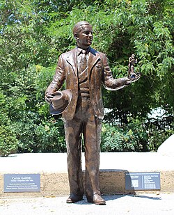 Statue of Carlos Gardel in Toulouse