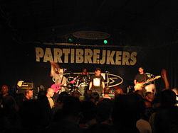 Partibrejkers performing in 2003