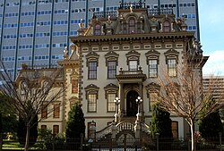 The Stanford Mansion is the official reception center for the California government, as well as one of the workplaces of the governor.