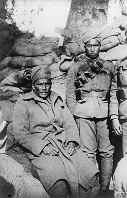 Two soldiers of the 1/4th GR in a trench at Gallipoli, 1915