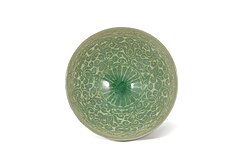 The early 12th century was the height of the Korean celadon tradition and saw the full development of the indigenous "sanggam" technique of inlaid celadon.[135]
