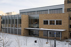 The main entrance to Coe Library