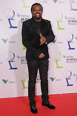 Xande de Pilares, a sambista who emerged as the Grupo Revelação singer-songwriter and leader.