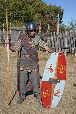 A modern re-enactor in 2018 with the typical panoply of a wealthier Gallic warrior.