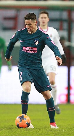 Torres playing for Atlético Madrid in 2018