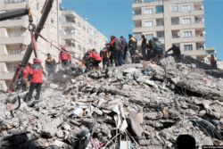 Rescue workers in Osmaniye