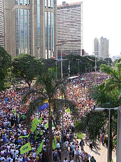 Hundreds of thousands of Venezuelans during the 2007 Venezuelan protests demonstrating against Chávez's proposed constitutional referendum[152]