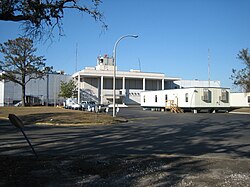 Terminal in late 2005, before restoration