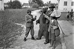 Ursari Roma in Šmarca, Slovenia, 1934