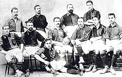 Llobet (standing, first from left) with the Barcelona squad in 1903.