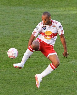 Henry playing for the New York Red Bulls in 2011
