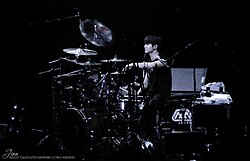 Kang performing in Guangzhou, 2016
