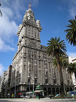 Palacio Salvo.